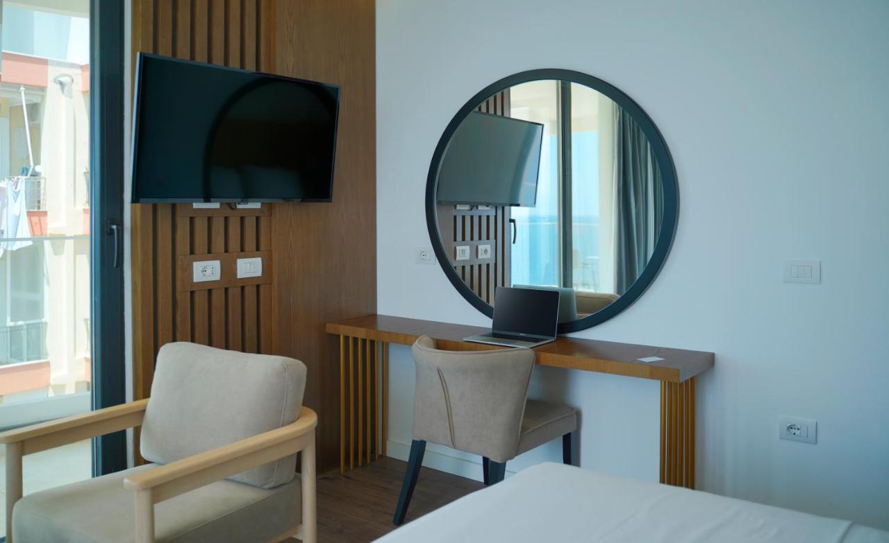 Dorchester Hotel Sarandë Esterno foto
