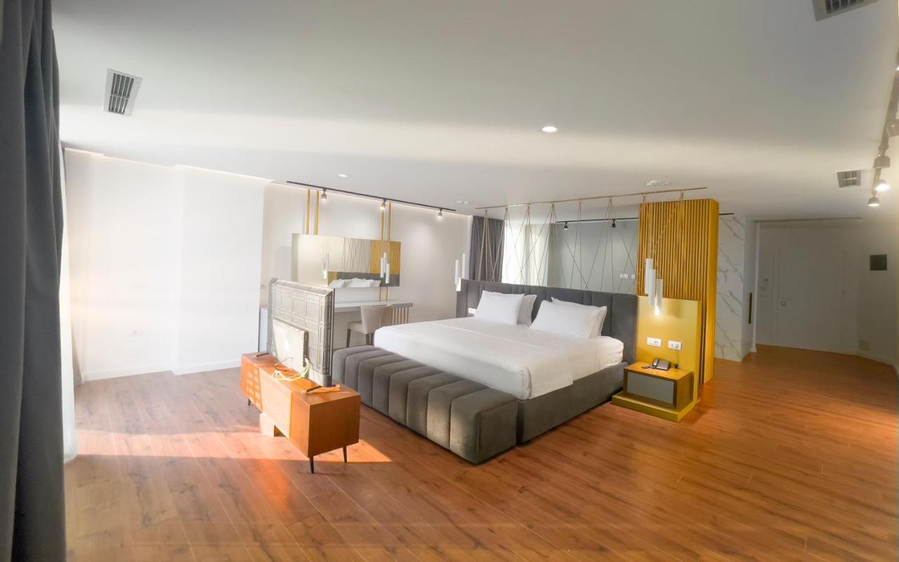 Dorchester Hotel Sarandë Esterno foto