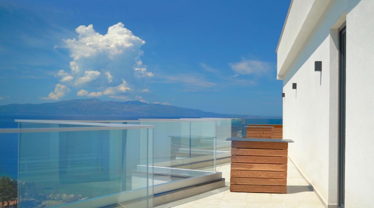Dorchester Hotel Sarandë Esterno foto