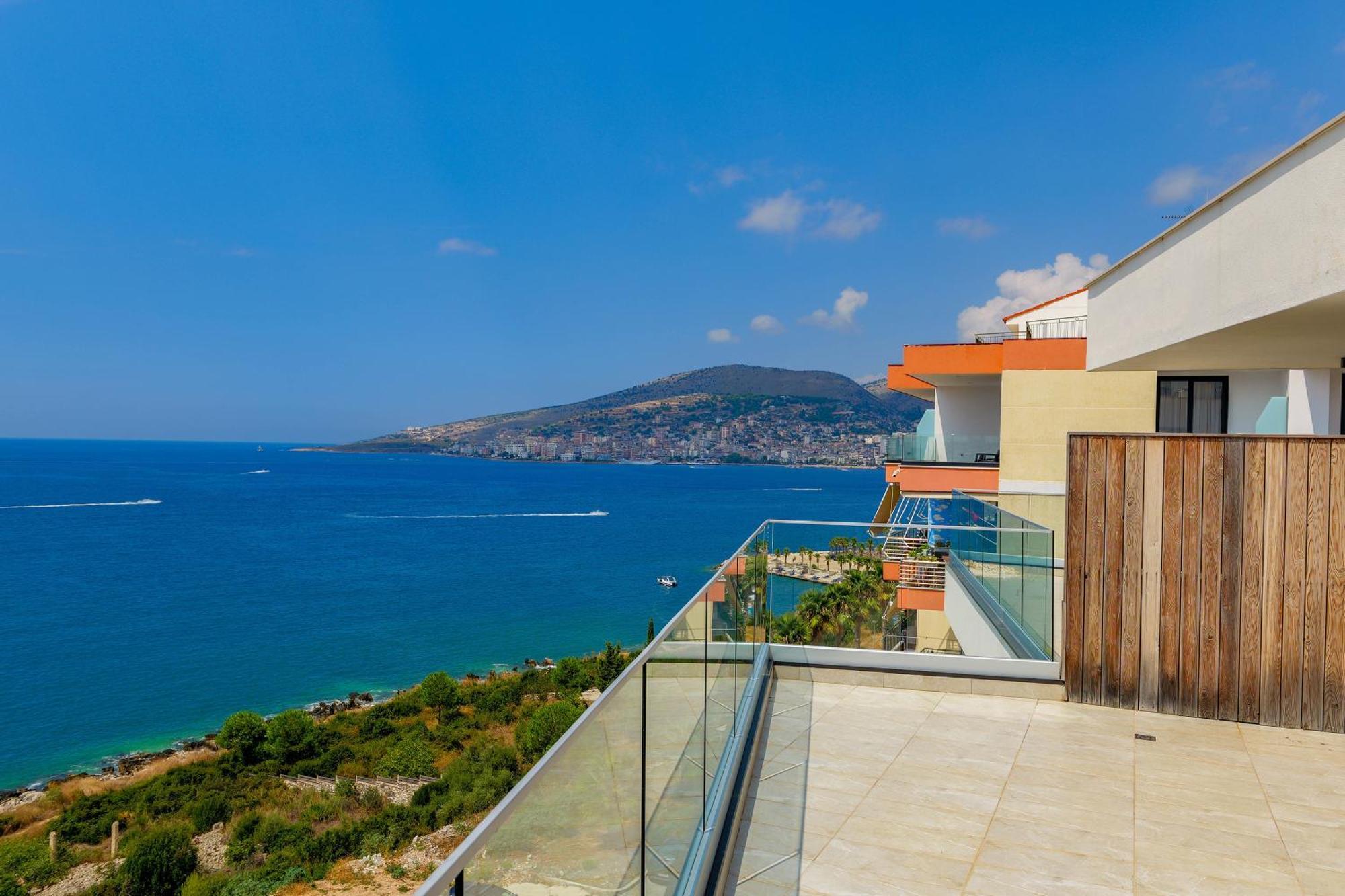 Dorchester Hotel Sarandë Esterno foto