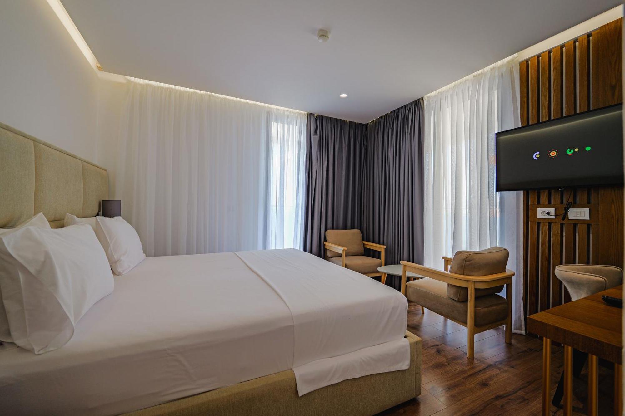 Dorchester Hotel Sarandë Esterno foto