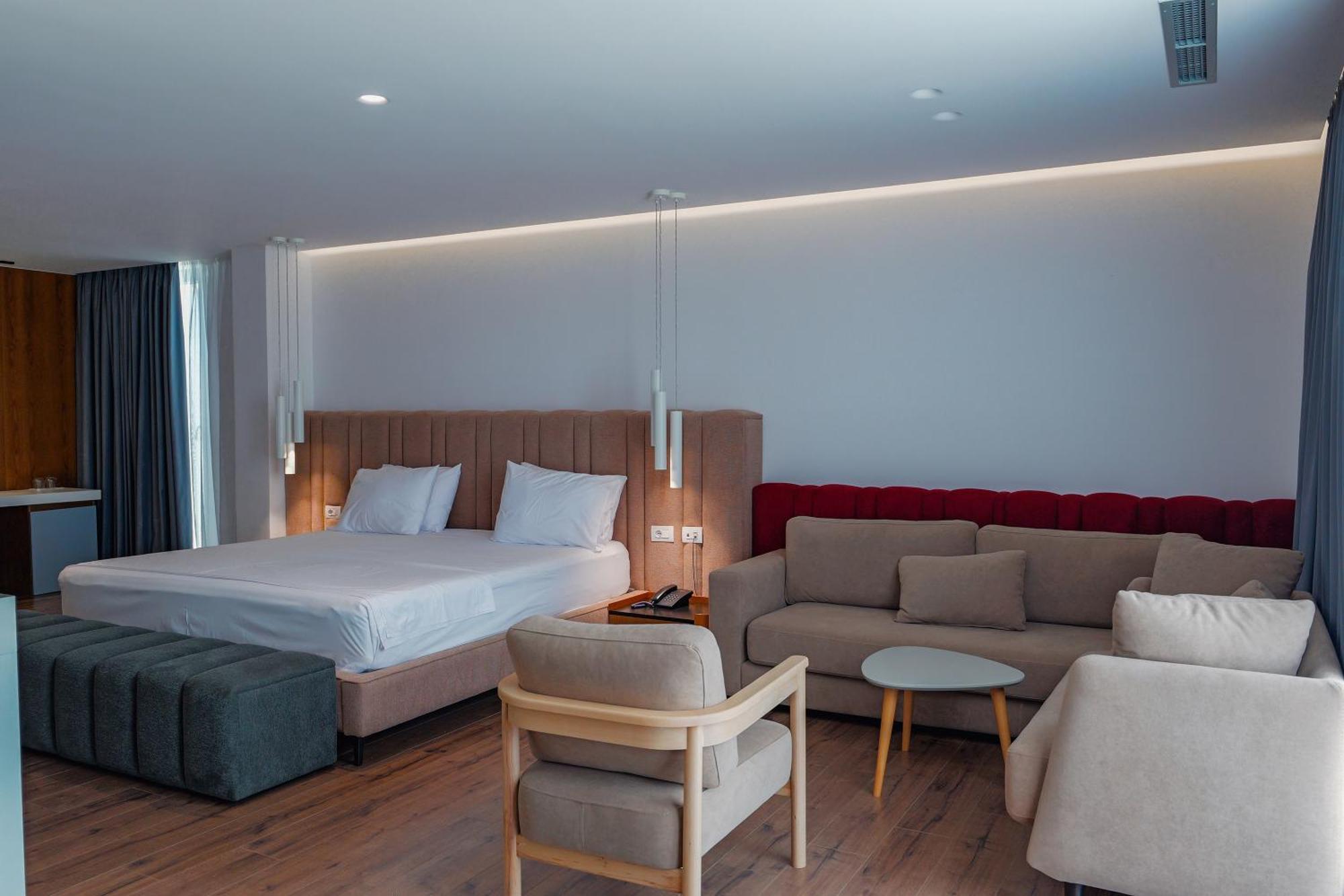 Dorchester Hotel Sarandë Esterno foto