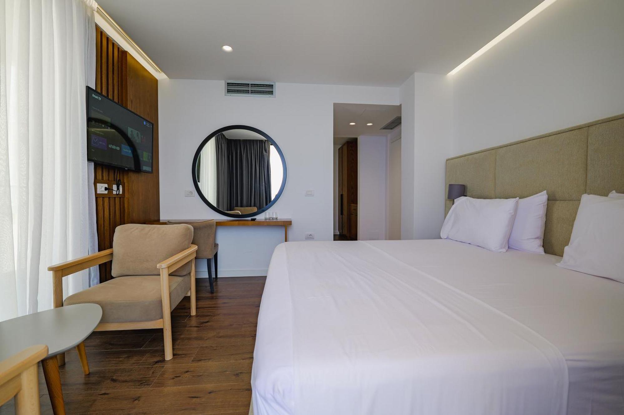 Dorchester Hotel Sarandë Esterno foto