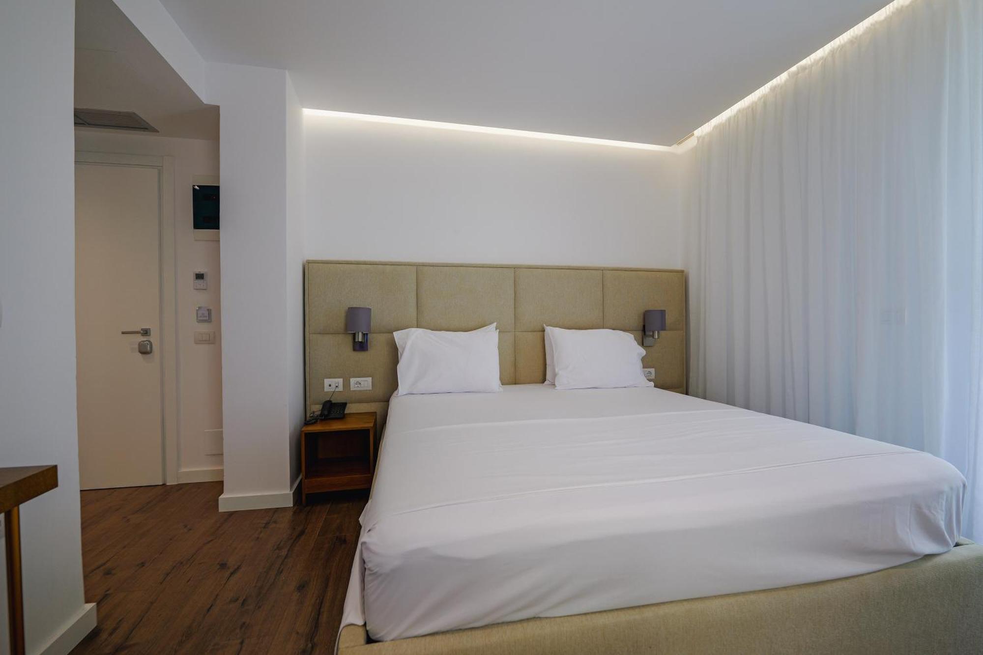 Dorchester Hotel Sarandë Esterno foto