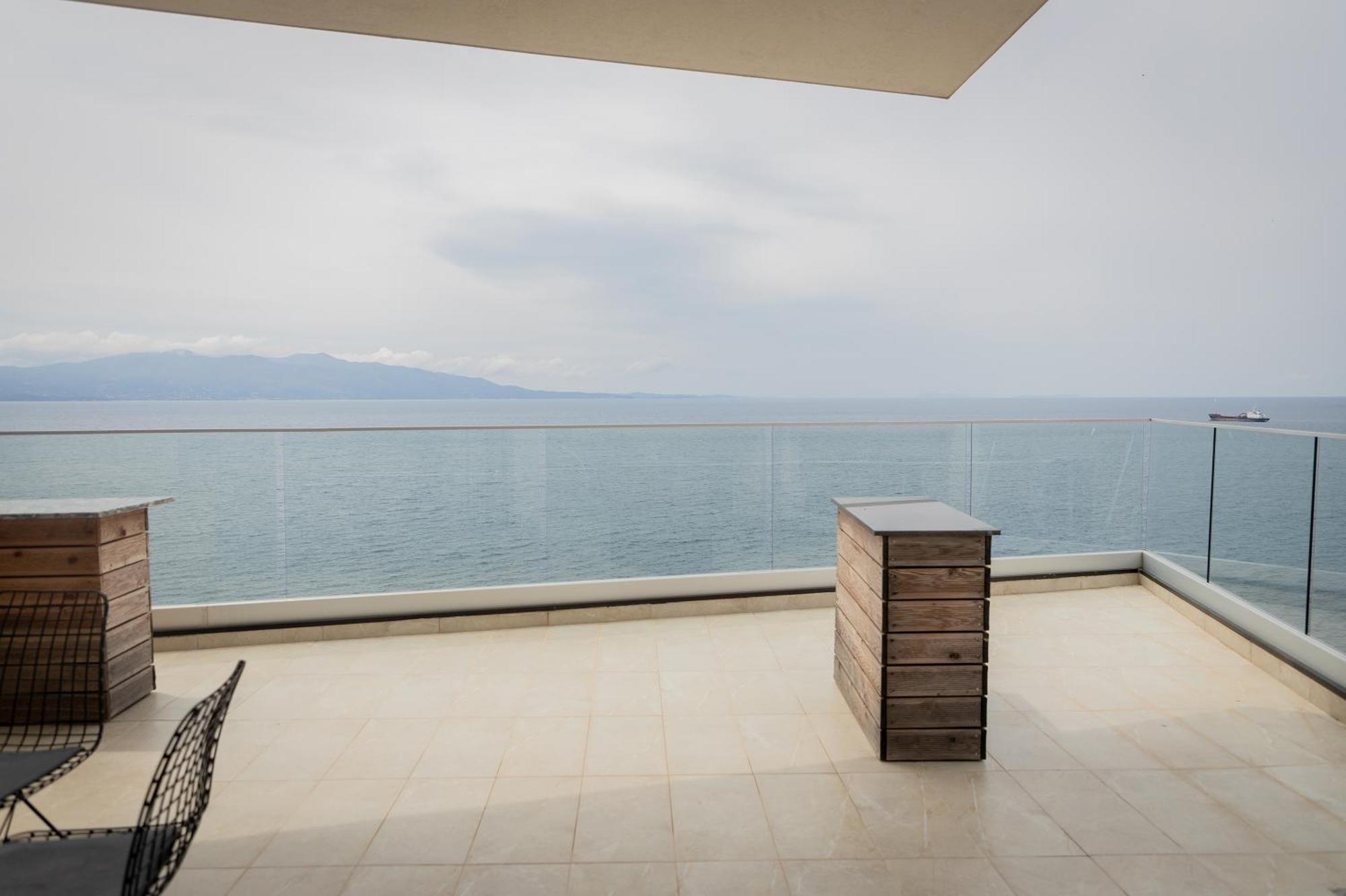 Dorchester Hotel Sarandë Esterno foto